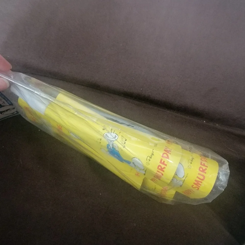 Unique Vintage Smurf Party Horns - Yellow NIB